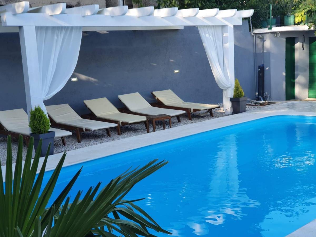 Holiday Home Zezevica - Heated Pool Šestanovac Zewnętrze zdjęcie