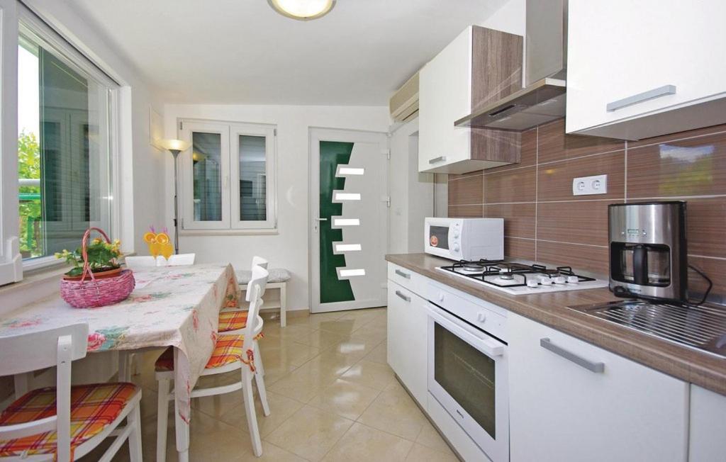 Holiday Home Zezevica - Heated Pool Šestanovac Zewnętrze zdjęcie
